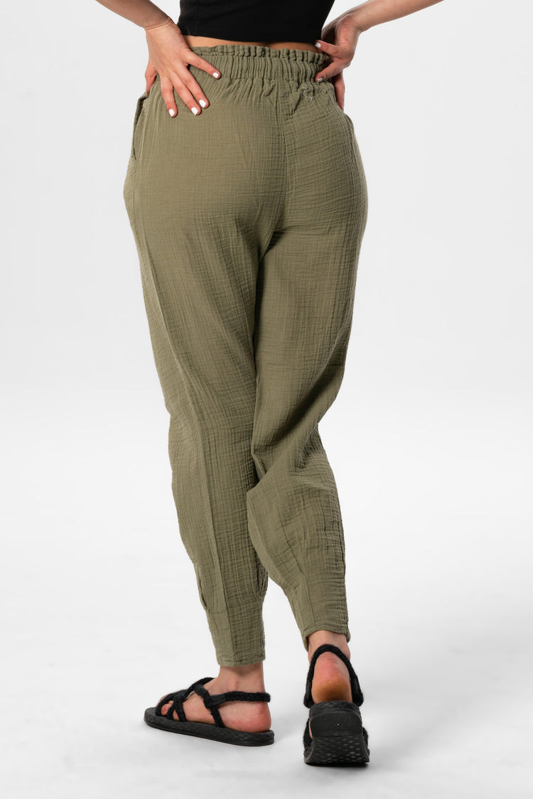 Muslin Carrot Pants (151.540.08); 100% cotton