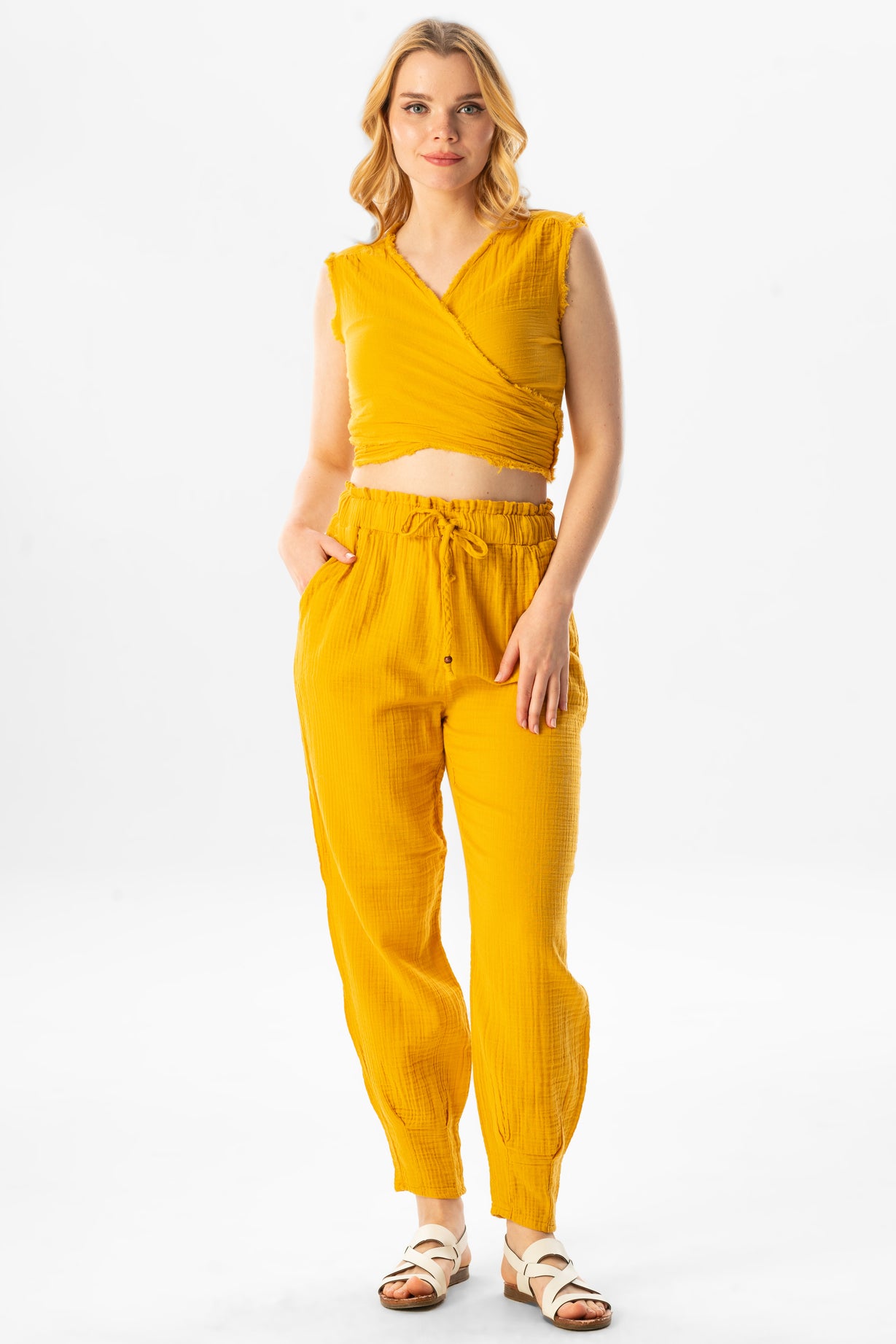 Muslin Carrot Pants (151.540.08); 100% cotton