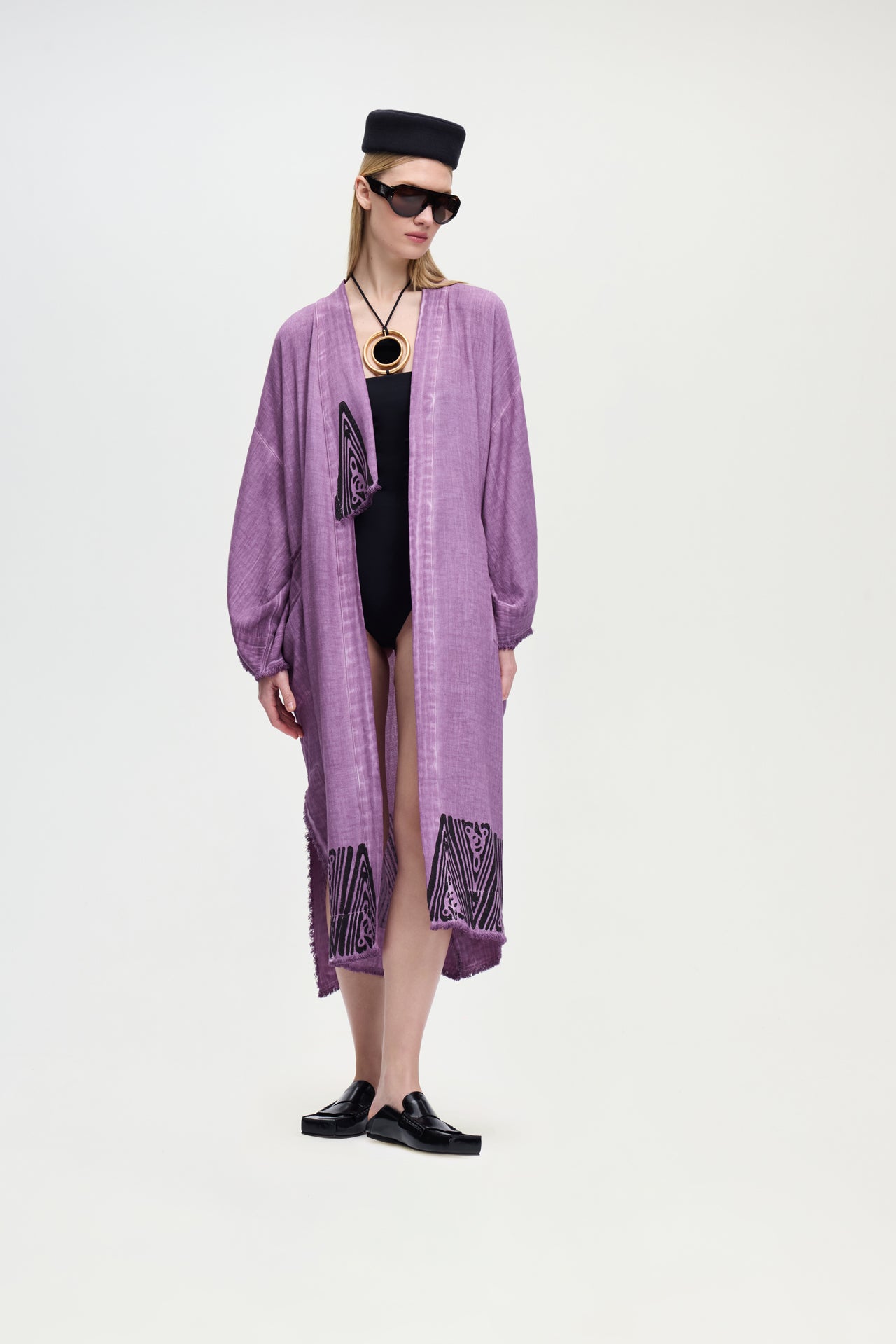 Crown Kimono (3427); 87% Cotton 13% Linen