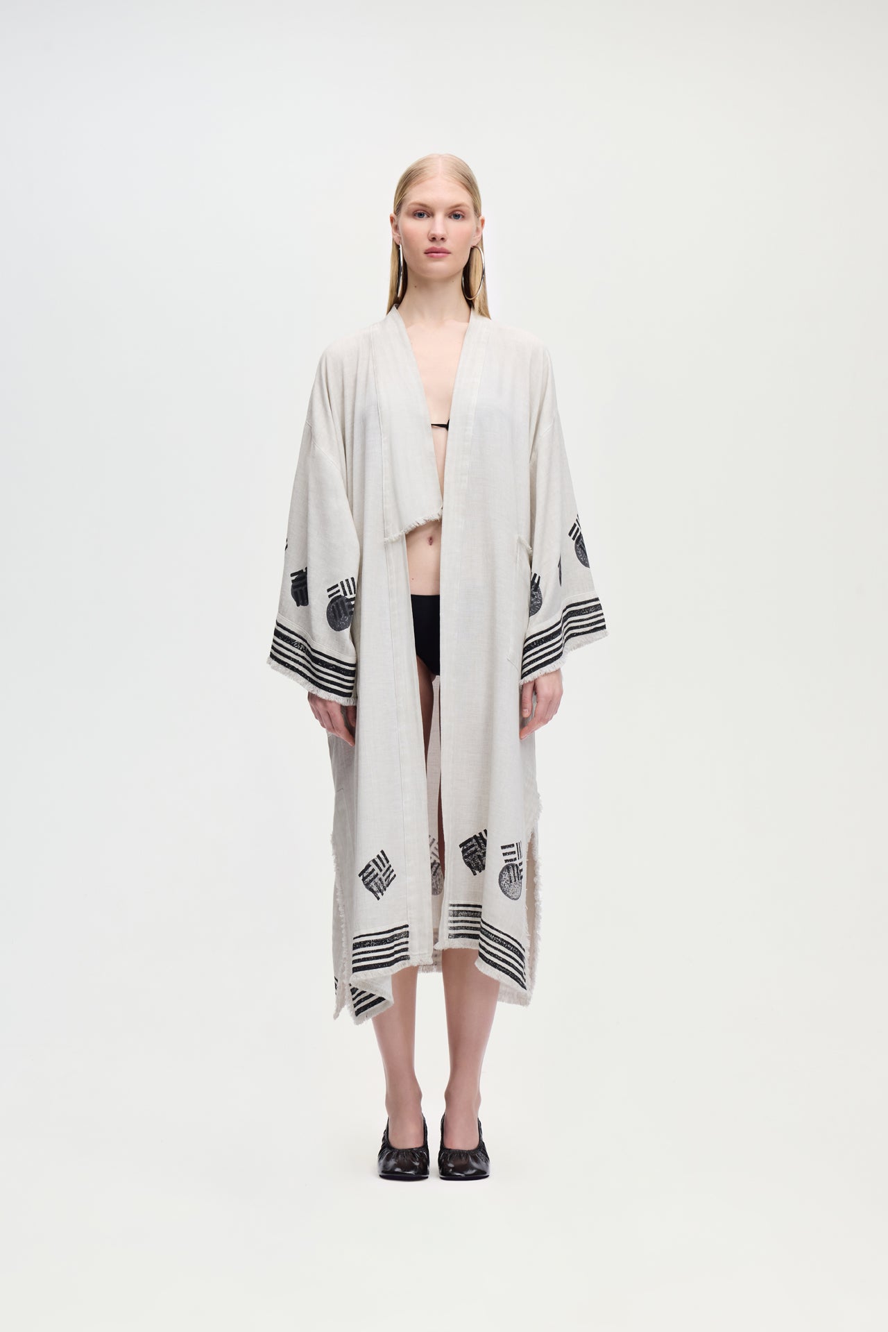 Root Kimono (3428); 87% Cotton 13% Linen