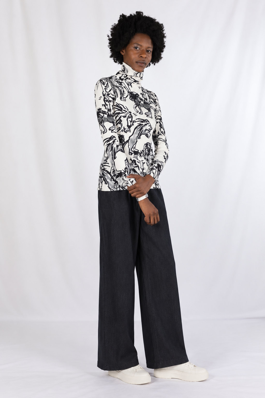 PLURAL Women's Lion Print Turtleneck Top
