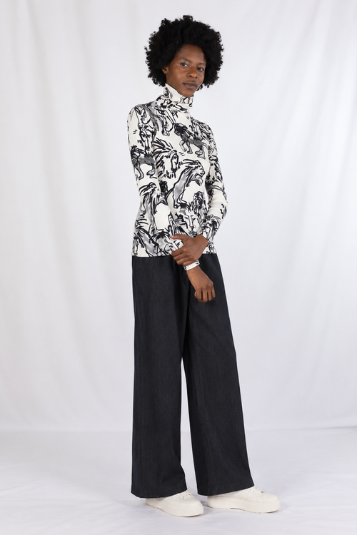PLURAL Women's Lion Print Turtleneck Top